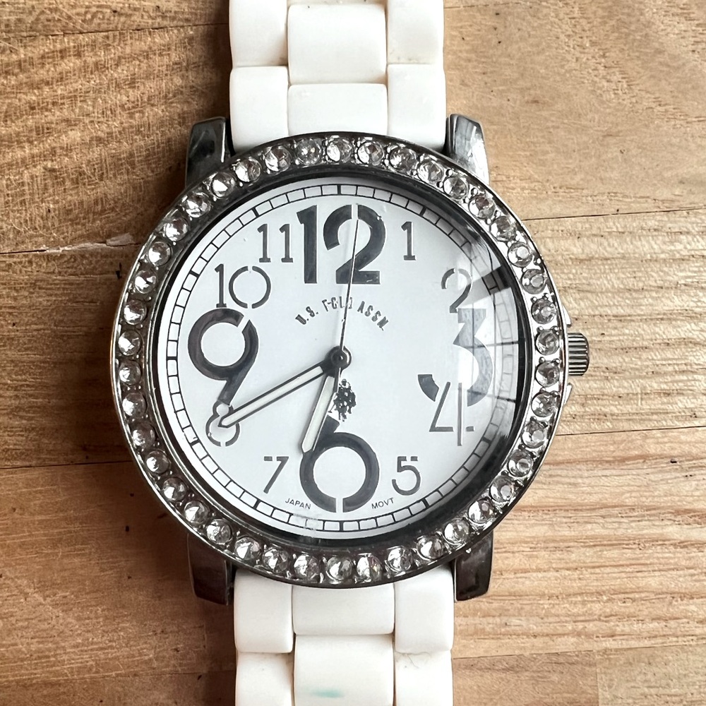 US Polo Association ladies white sporty Watch NEW BATTERY
